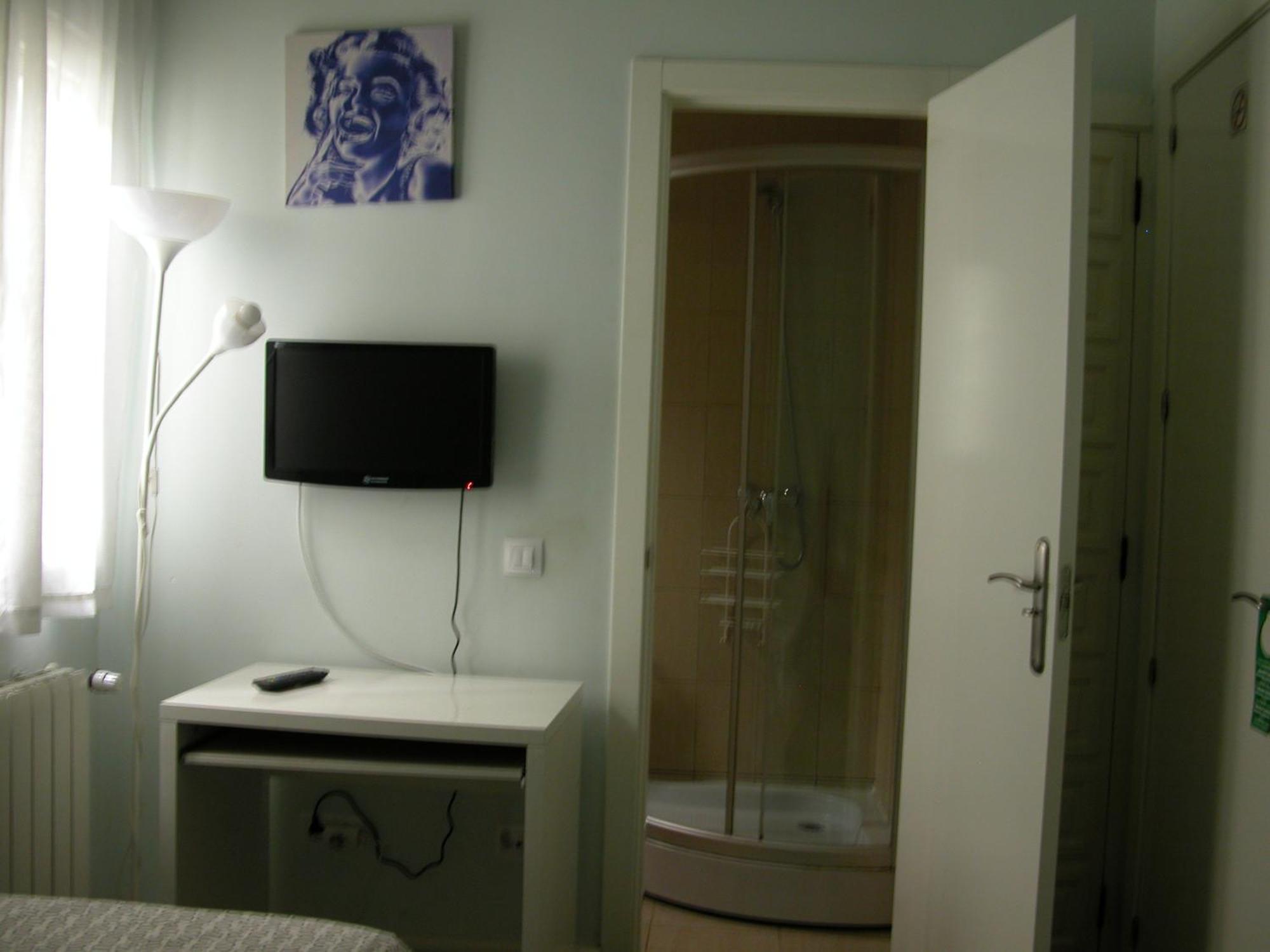 מדריד Hostal Goyal Pizarro חדר תמונה