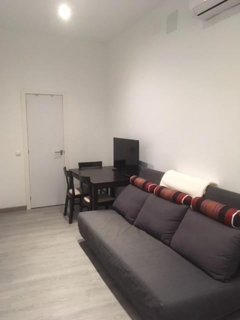 מדריד Hostal Goyal Pizarro מראה חיצוני תמונה